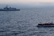 Al menos 7 muertos en el naufragio de un barco migrante cerca de una isla griega