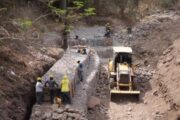 Avanzan en la construcción de obras para el control de erosión e inundaciones en el municipio de Urumita