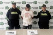 Hombre involucrado en una riña, tenía orden de captura por los delitos de homicidio y porte ilegal de armas de fuego