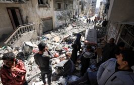 Ataques en Gaza matan al menos a 60 personas mientras aumentan las críticas a Israel