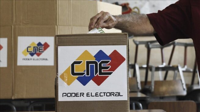 El ente electoral de Venezuela declara al chavismo ganador en 23 de 24 regiones
