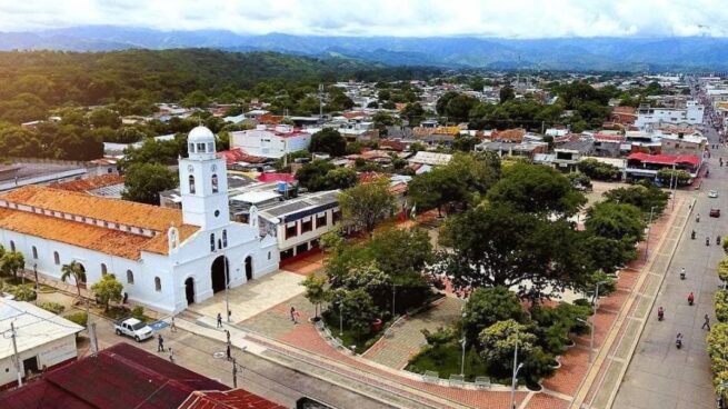 La JEP acompaña acto de develación de placa en memoria de las víctimas de desaparición forzada en Aguachica