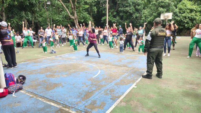 Policía Nacional fortalece lazos comunitarios con jornada lúdica y preventiva en Aguachica