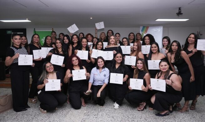 En Valledupar, 42 artistas del maquillaje recibieron certificación por Competencias Laborales del Sena