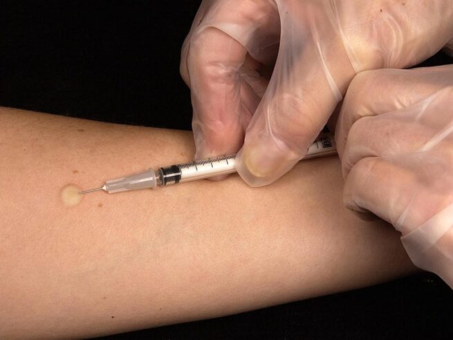 MinSalud exhorta a vacacionistas de mitad de año a vacunarse contra la fiebre amarilla