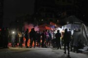 Mueren 38 palestinos en tiroteos cerca de centros de distribución de alimentos, según médicos