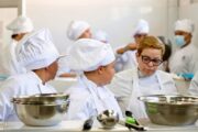 Sena Cesar fortalece formación con taller de gastronomía internacional