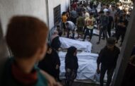 Israel mata a 22 gazatíes, entre ellos, 10 niños que aguardaban el reparto de alimentos