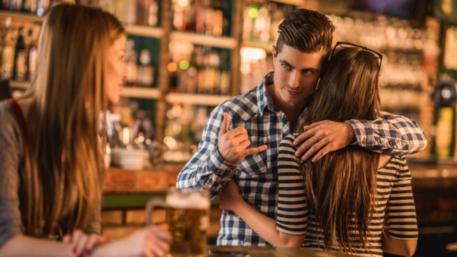 Psicóloga explica los 5 'primeros auxilios' que debes aplicar si te atrae otra persona teniendo pareja