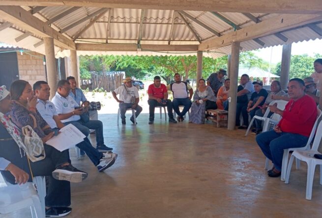 La Defensoría del Pueblo acompaña diálogo intercultural entre autoridades tradicionales wayúu en Manaure
