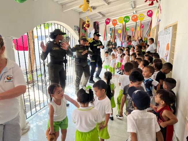La Policía en Valledupar fortalece la prevención en colegios con jornadas educativas a menores