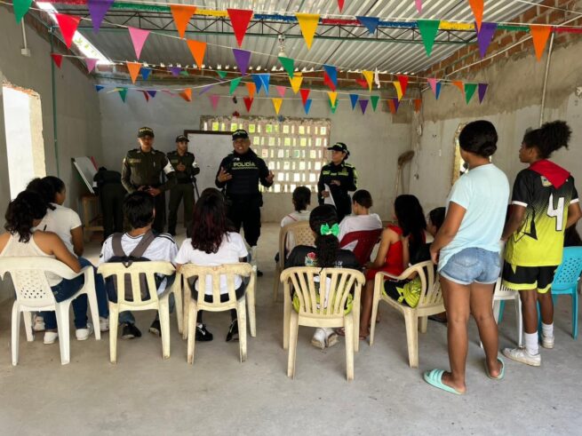 Con talleres de emprendimiento en el barrio Nueve de Marzo llegó la Metropolitana de Valledupar