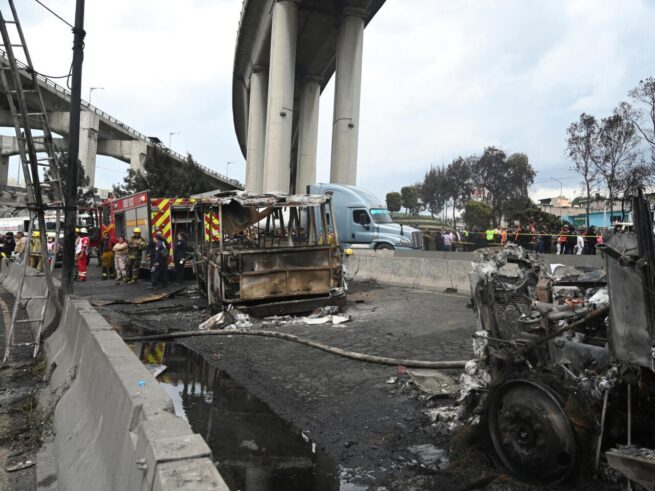 Sube a 19 el número de muertos por la explosión de un camión de gas en México
