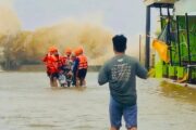 El tifón Bualoi remite a tormenta tropical y deja al menos 12 muertos al arrasar Vietnam