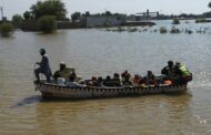 Nueve muertos en el naufragio de un barco de rescate para víctimas de inundaciones en Pakistán