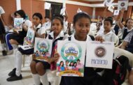 Estudiantes y docentes del colegio Comfacesar donan 250 libros a la IE “Consuelo Araújo Noguera”
