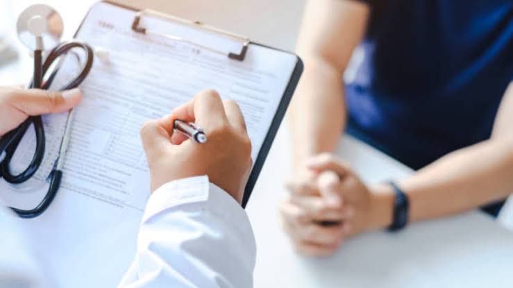 Suspendido provisionalmente decreto que reformaba el sistema de salud