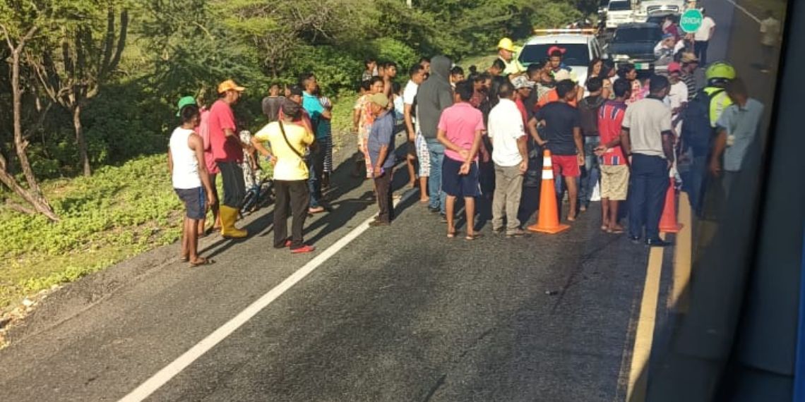 Una mujer muerta y dos heridas dejó un accidente de tránsito en la via entre Riohacha y Santa Marta