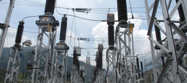 Contraloría alerta al Gobierno Petro sobre riesgo de racionamiento de energía y gas en Colombia