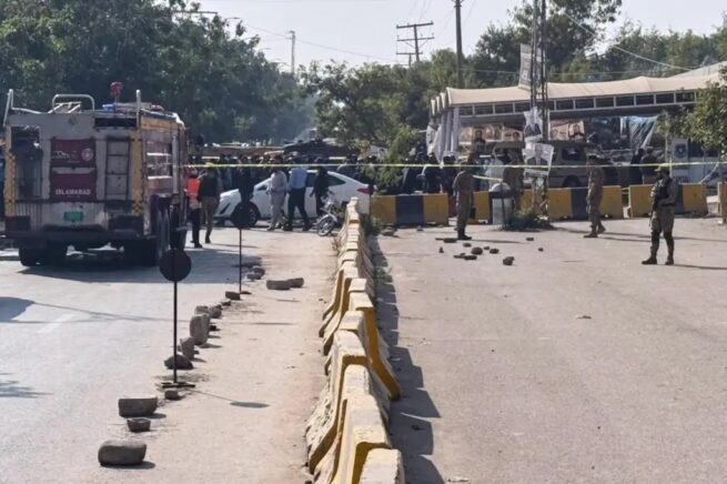 Al menos 12 muertos y 27 heridos en un ataque suicida ante una corte en la capital de Pakistán