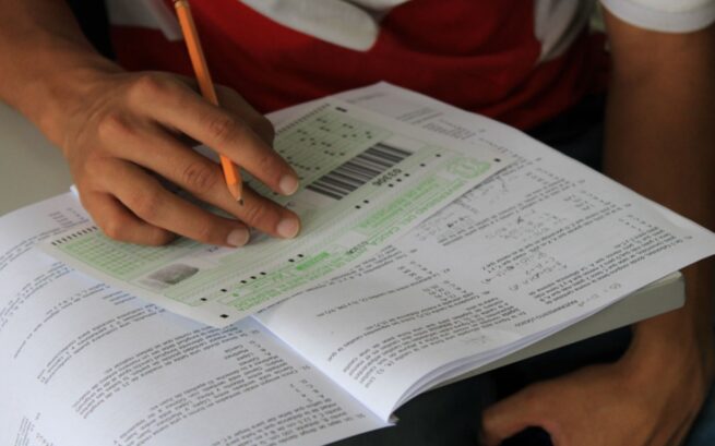 En 2025, más de 1,3 millones personas presentaron pruebas con el Icfes