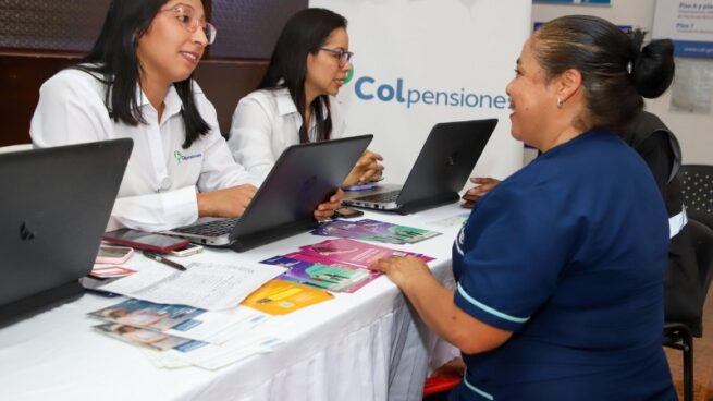 A partir del primero de enero de 2026 comienza a disminuir las semanas de cotización para las mujeres en Colpensiones