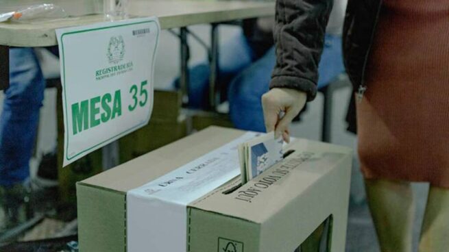 Detener a compradores de votos, advierte el presidente Petro