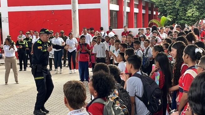 La Policía fortalece la protección de los estudiantes en el regreso a clases en el Cesar