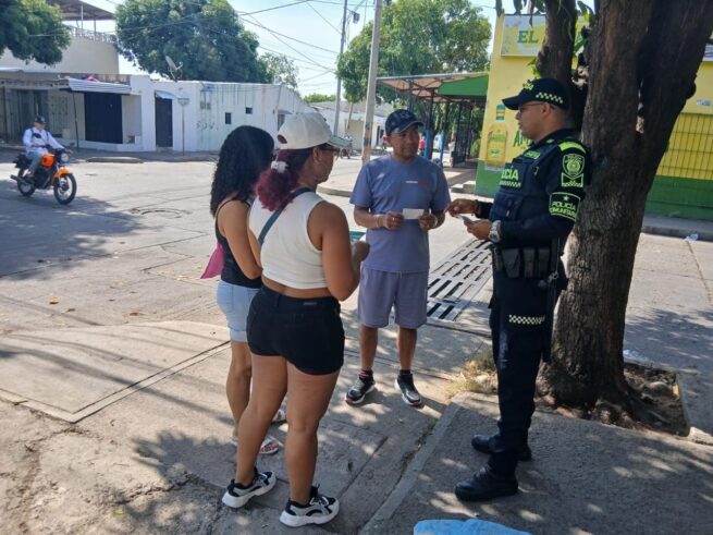 Metropolitana de Valledupar fortalece acciones preventivas mediante entrega de volantes de autoprotección