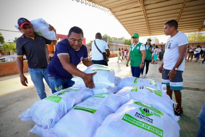 Llegaron ayudas humanitarias a damnificados por lluvias en Riohacha