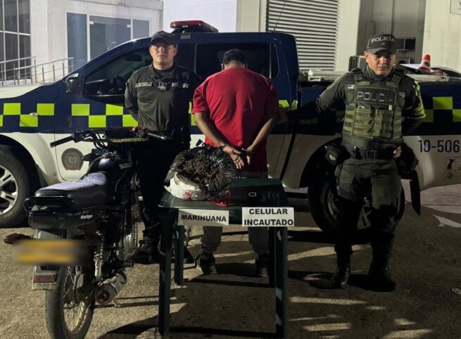 Huida en motocicleta termina con captura y decomiso de 3 kg de marihuana
