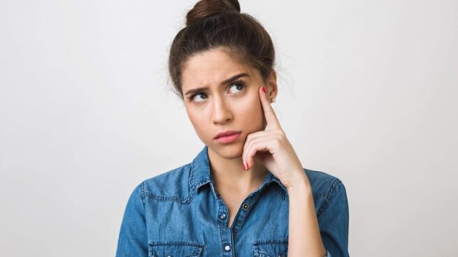 Qué dice la psicología de las personas que tienen mala memoria y son más felices