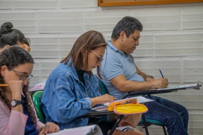 Más de 34 mil docentes presentaron la prueba de ascenso y reubicación salarial en el país