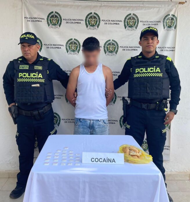 Le hallaron varias dosis de cocaína en alimentos; fue capturado