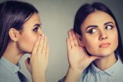 La psicología dice que las personas que piensan en voz alta regulan mejor sus emociones