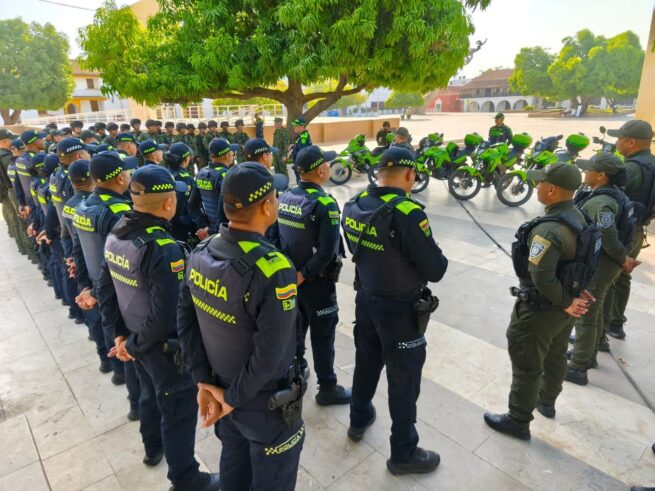 Policía acompaña al sector comercio y brinda tranquilidad a la comunidad en Valledupar