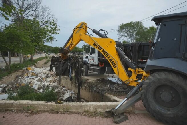 Retiran 126 toneladas de desechos en acequia Las Mercedes, en Valledupar