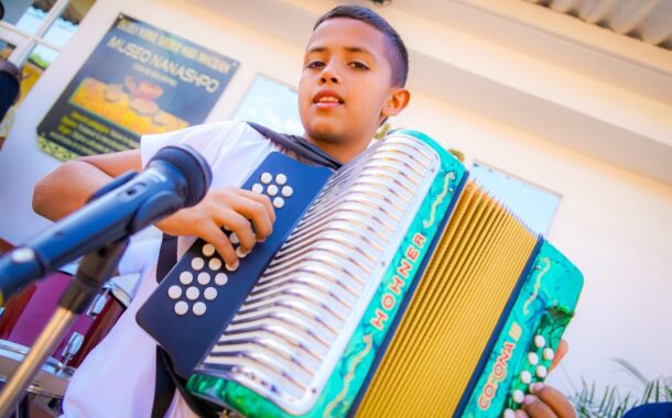 Cerca de 6.800 docentes de artes llevan formación artística y cultural los colegios de Colombia